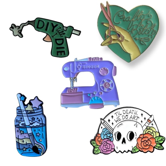 Jewelry - ⭐️5/$25- craft lovers pin bundle